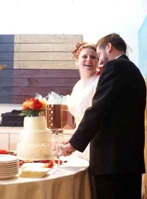 Show us those wedding cakes!!!