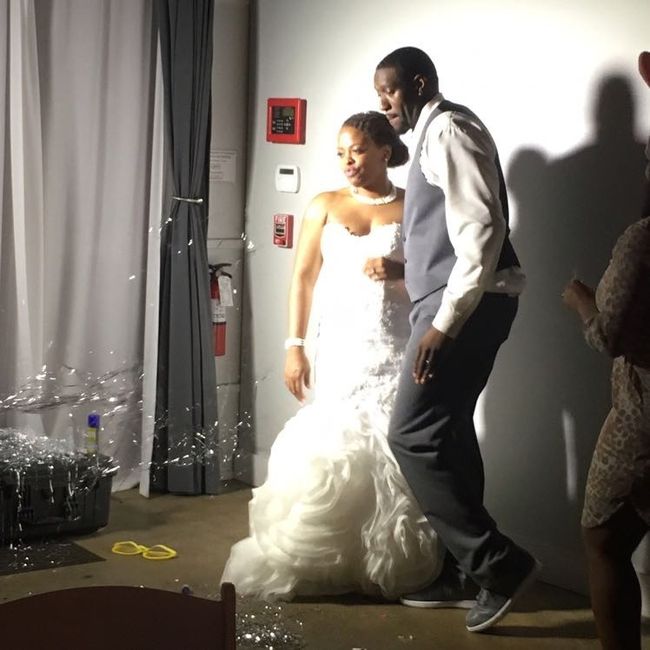 BAMMMM!! I'm married now!! :)