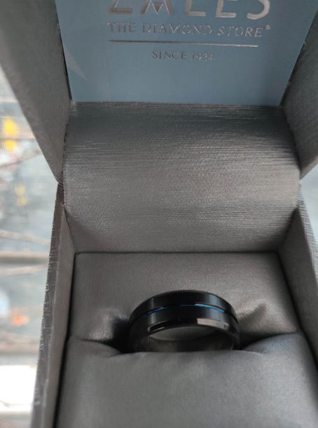 Men's Wedding Band: Plain or Bling 3