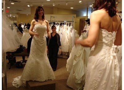 post your wedding  dress pic thanks.