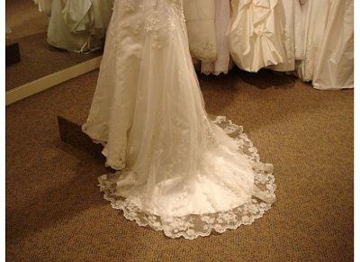 post your wedding  dress pic thanks.