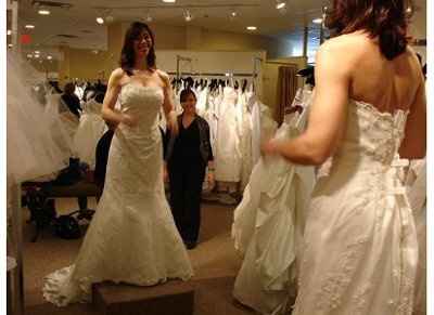 post your wedding  dress pic thanks.