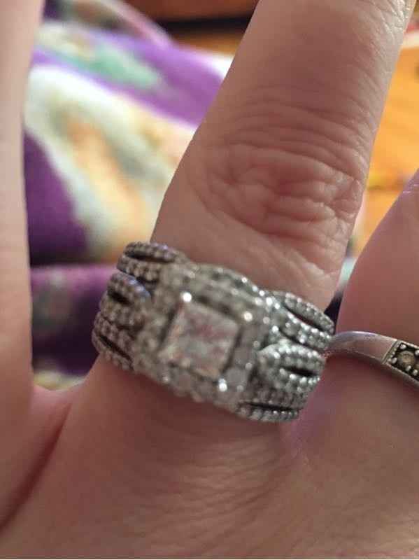 Let's see those beautiful rings lady's!