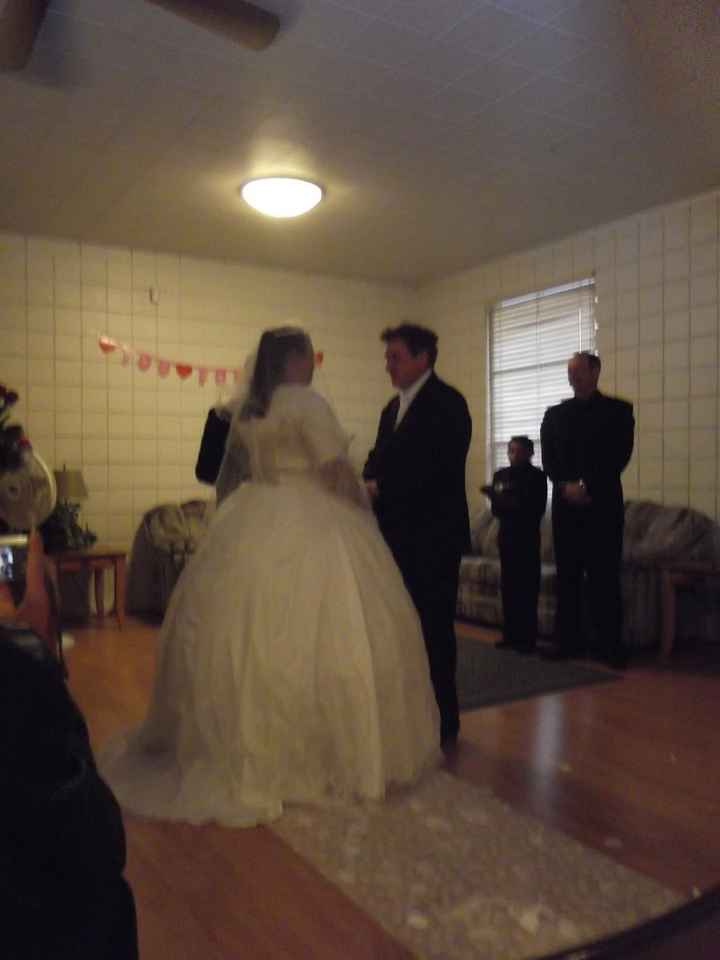 Show us your wedding dress!!!!!!