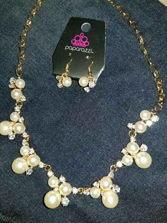 Second choice jewelery - 1