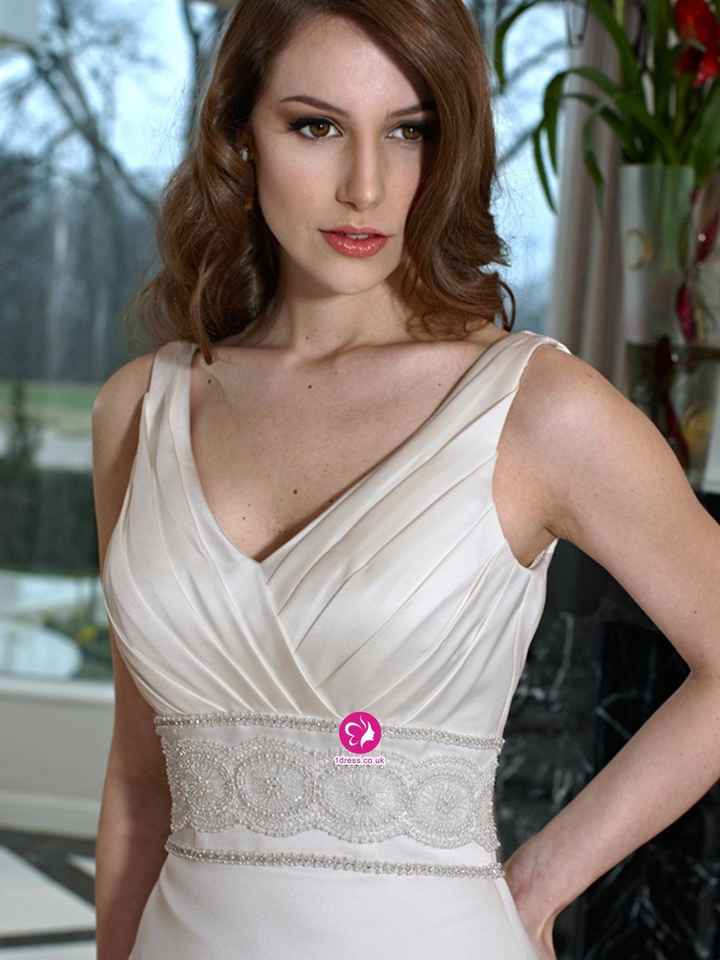 Who doesn't love dress porn !
