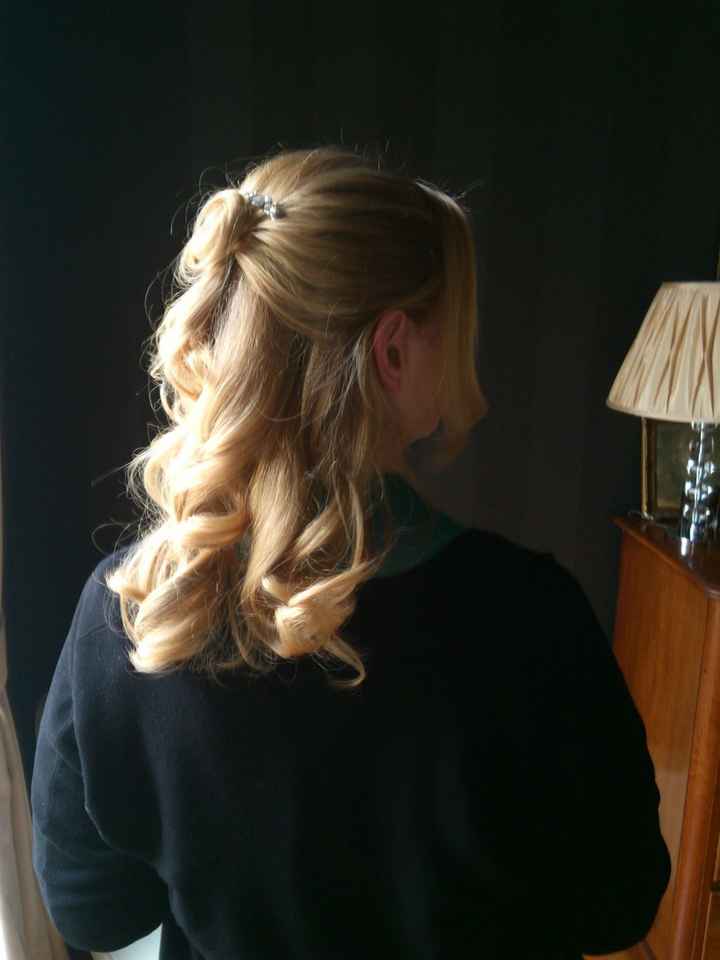 Anyone doing a half-up hairdo for your wedding?