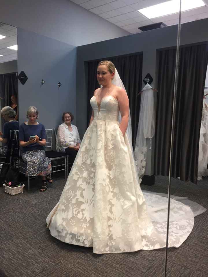 i Don’t Think i Like My Wedding Dress Anymore - 1