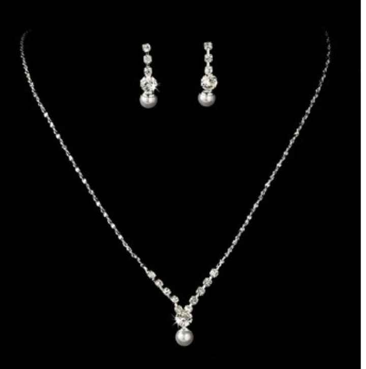 Show me your simple pearl jewelry