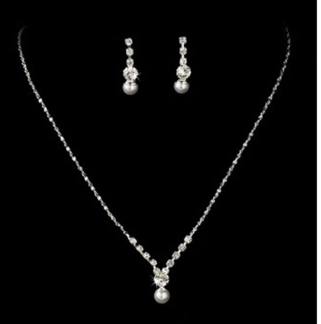 Show me your simple pearl jewelry