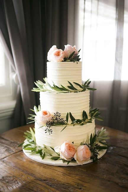 Wedding cake greenery 8