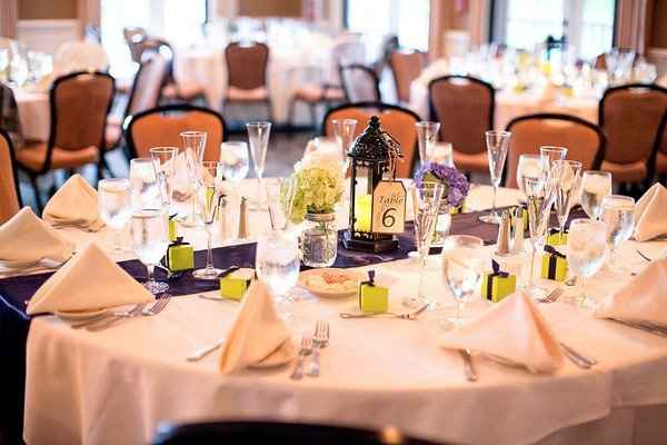 Share your centerpiece inspiration or photos !