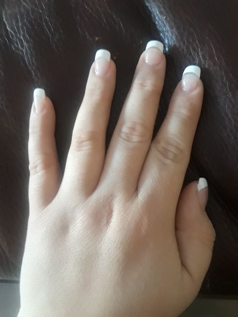 Do i go gel or acrylic nails? 5