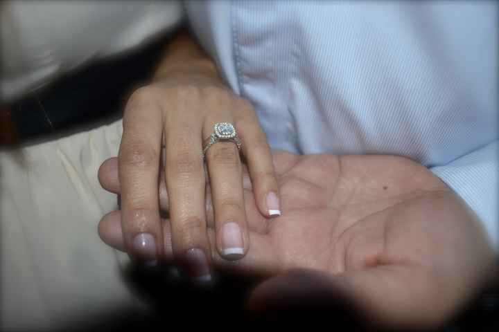 Today is exactly one month of being Engaged and i wanted to share some pictures with you all :)