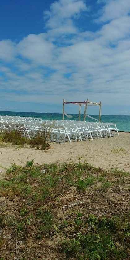 Beach brides! Show me your aisle decor!