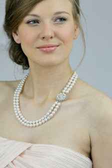 Jewelry to match my wedding dress (pics)