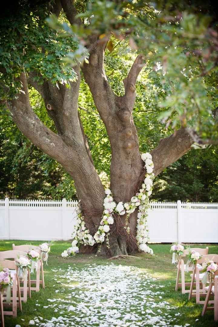 Outdoor Tree Decor