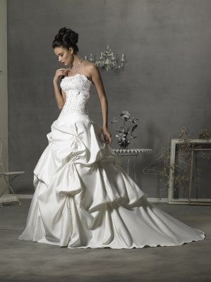 Love Dresses!! Any Alfred Angelo Brides? Everyone else feel free to share urs & who Designed it!!