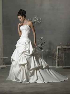Love Dresses!! Any Alfred Angelo Brides? Everyone else feel free to share urs & who Designed it!!