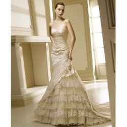 Which dress is better