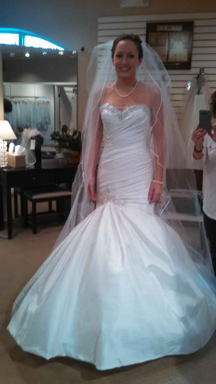 I need this today.... DRESS PORN!!!! 8D