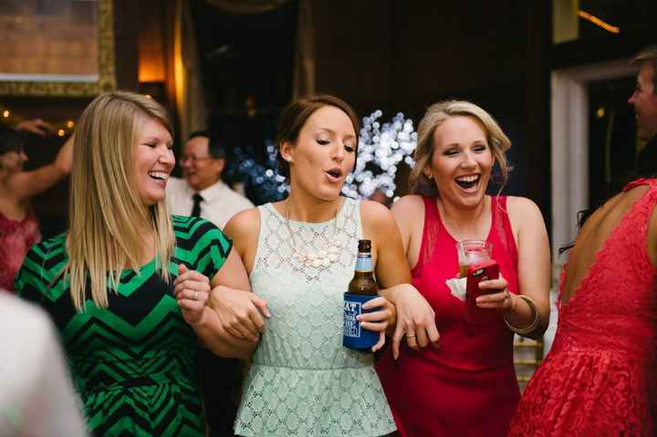 Anyone have pics of their overall wedding make up look, wearing false eyelashes?