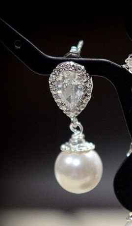 Earrings! Lemme see em