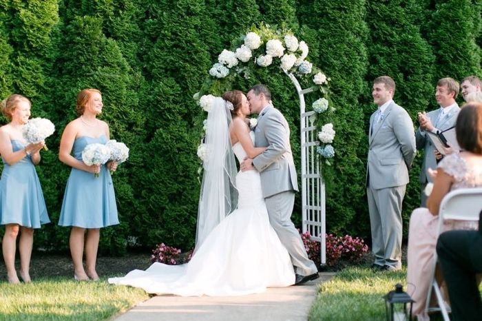 Show me your ceremony backdrops:)