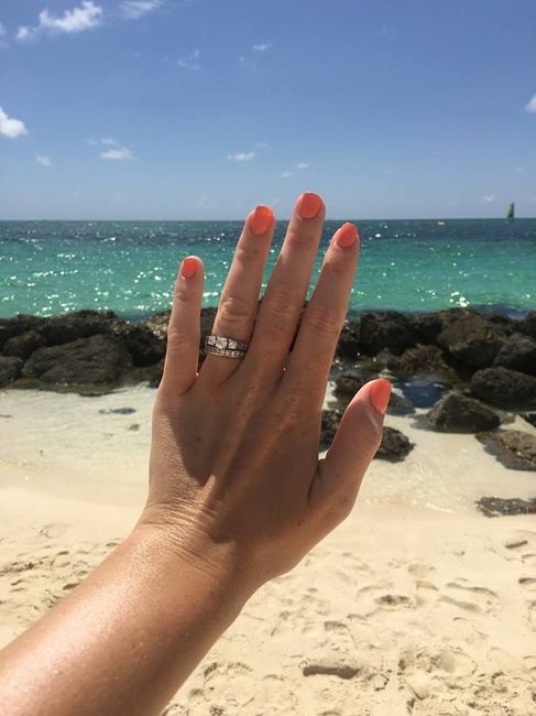 Let's see those beautiful rings lady's!