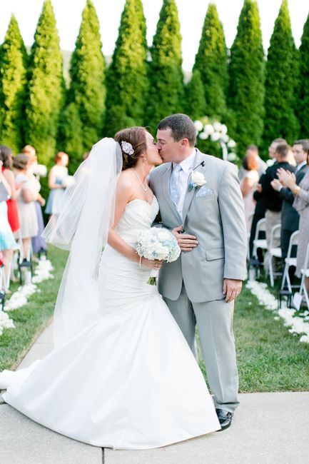 Veil, flower crown, other headpiece, or nothing at all?