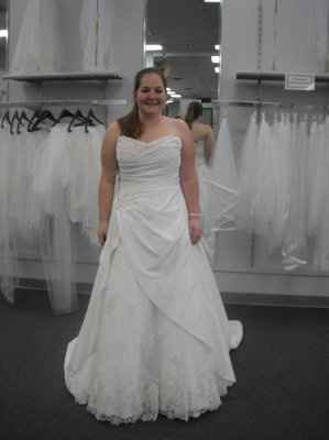 Got my Wedding Dress... PICS!!!