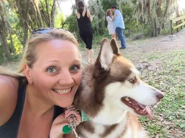 Engagement pictures with doggies