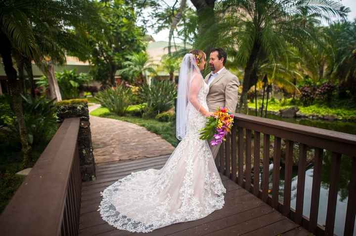 White linen suit & ivory dress? - 1