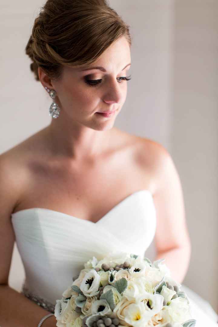 Drop me some wedding pictures of hair!!