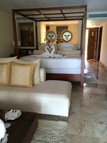 Honeymoon pictures and resort details