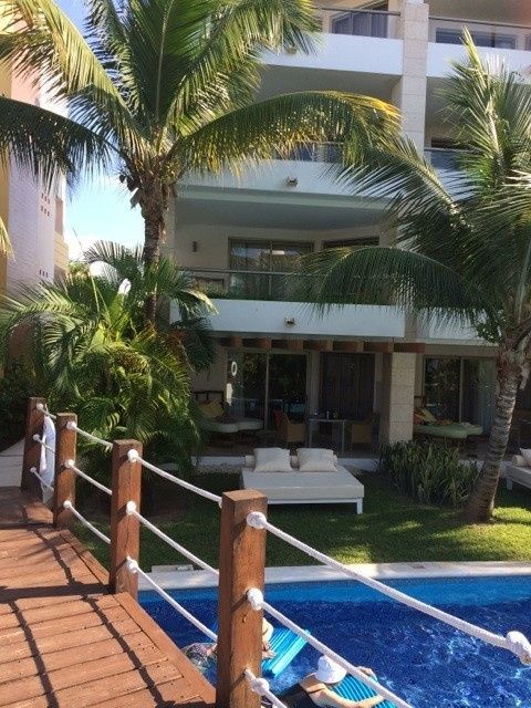 Honeymoon pictures and resort details