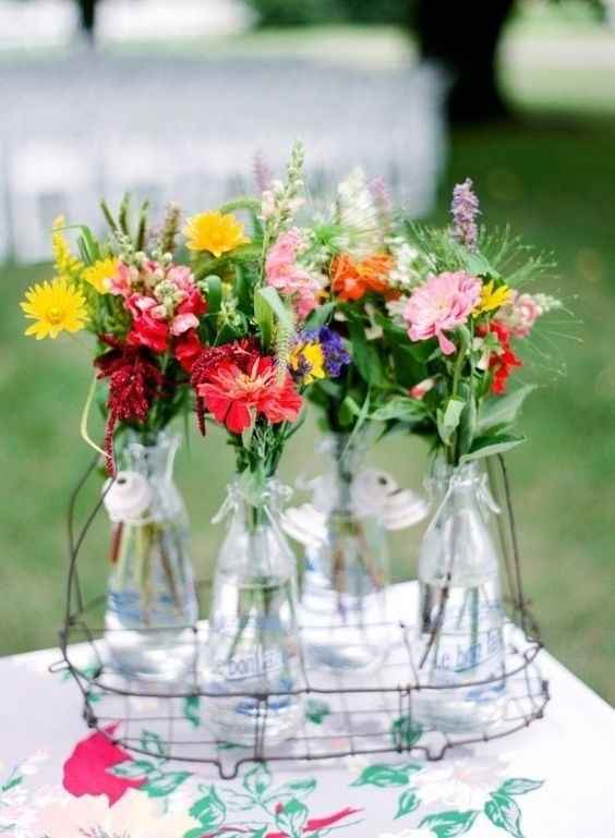 Simple centerpiece flowers