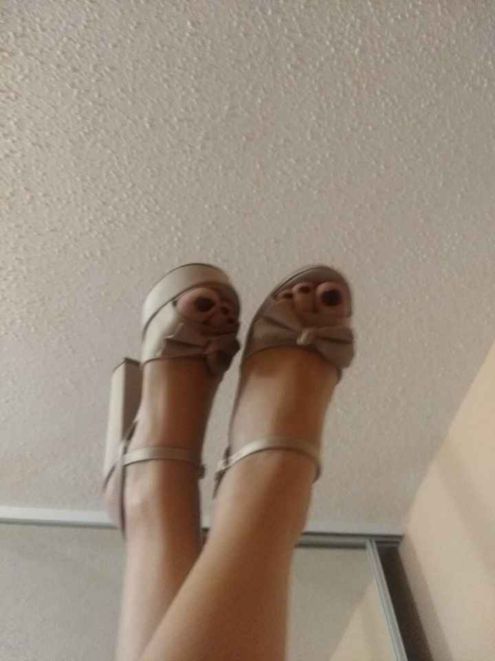 Let me see your shoes! -or lack of- *pic Included* - 1