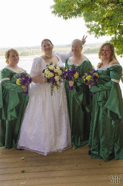 plus size brides - as in size 24 up, what dress sillouette did you pick? please show pics!