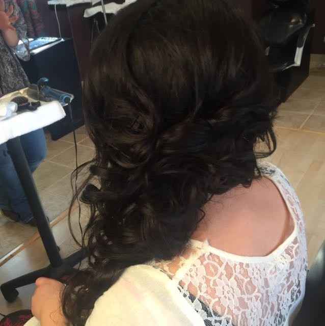 Let me see your wedding hair!
