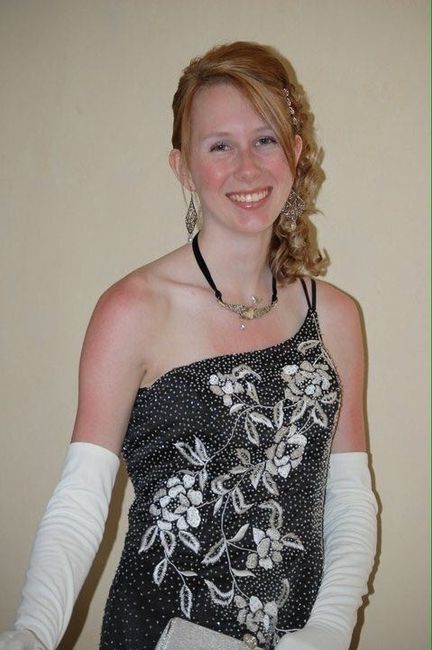 Medium length thin hair ladies, what bridal style?
