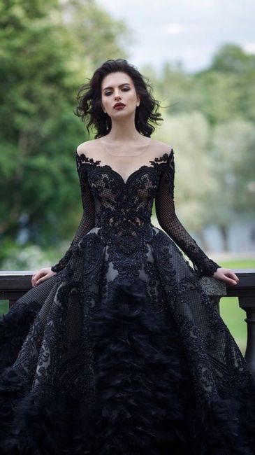 Does this dress fit a Dracula theme? 24