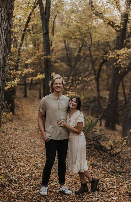 Fall Engagement photo outfit ideas 1