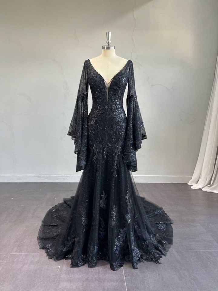 Does this dress fit a Dracula theme? - 2