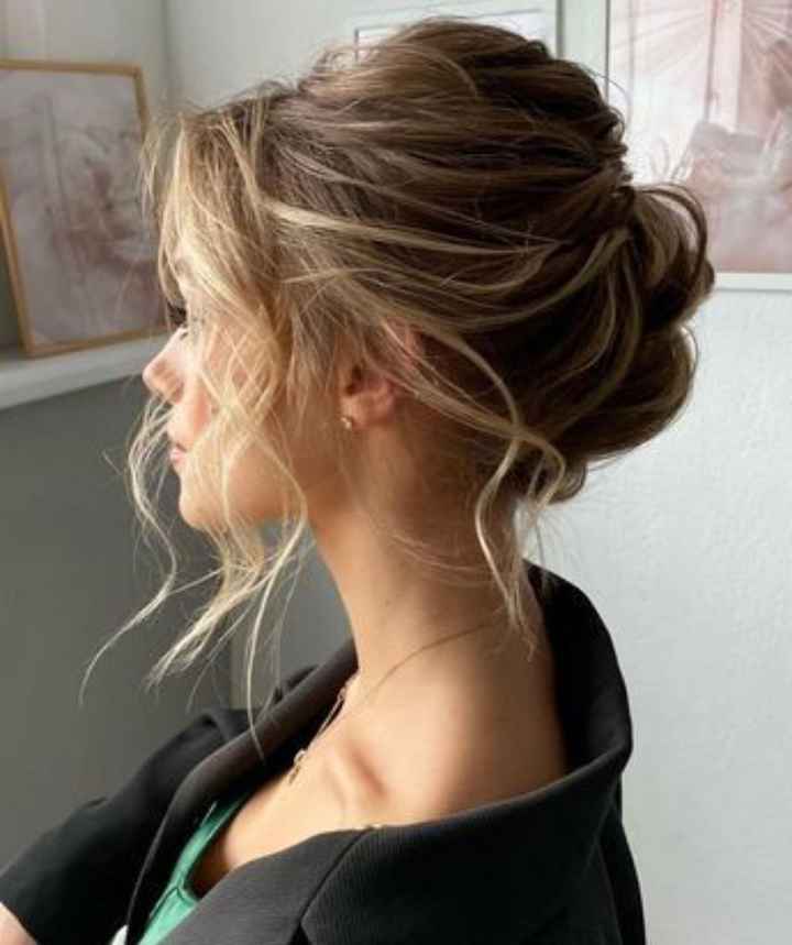 Best hairstyles for double chin? - 2