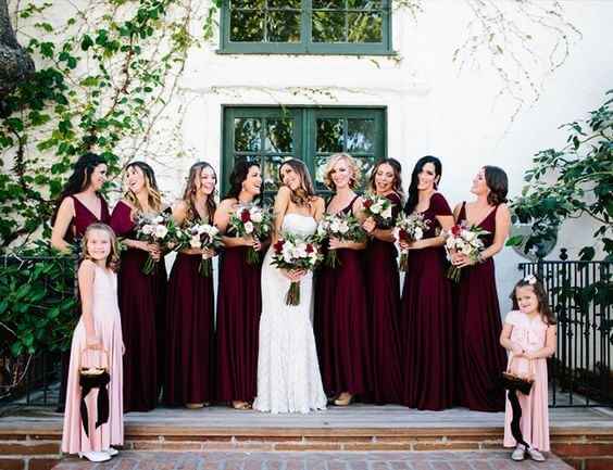 What color does the flower girl wear? - 1