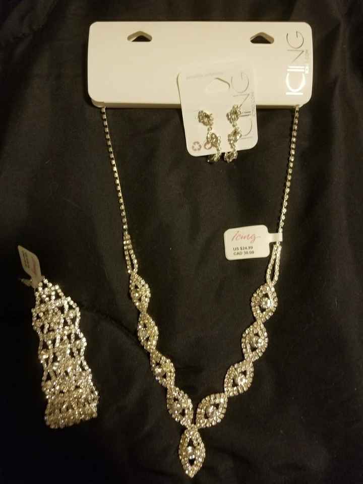 Show me your wedding jewelry please :)