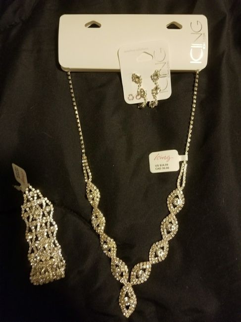 Show me your wedding jewelry please :)