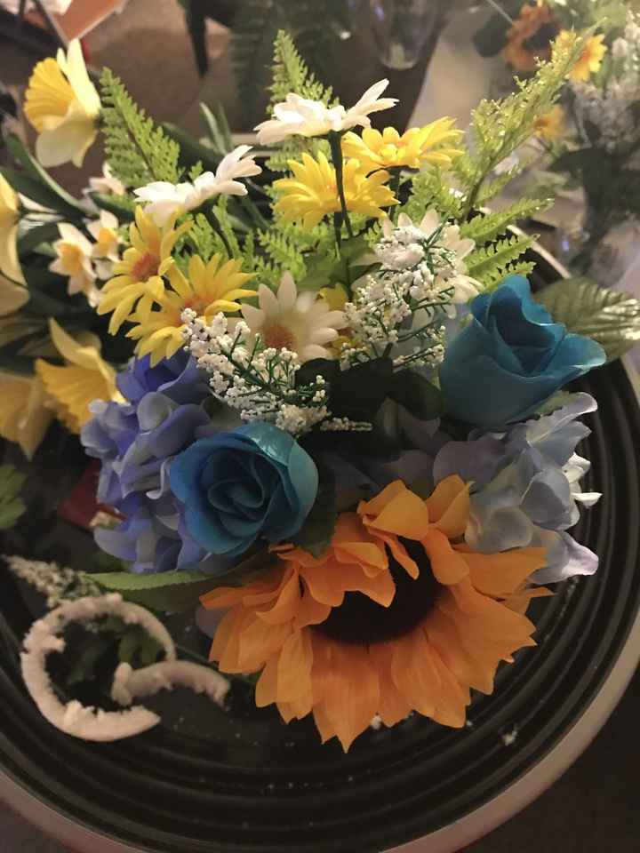 Show me your flowerless/artificial/silk/paper flower bouquets and centerpieces