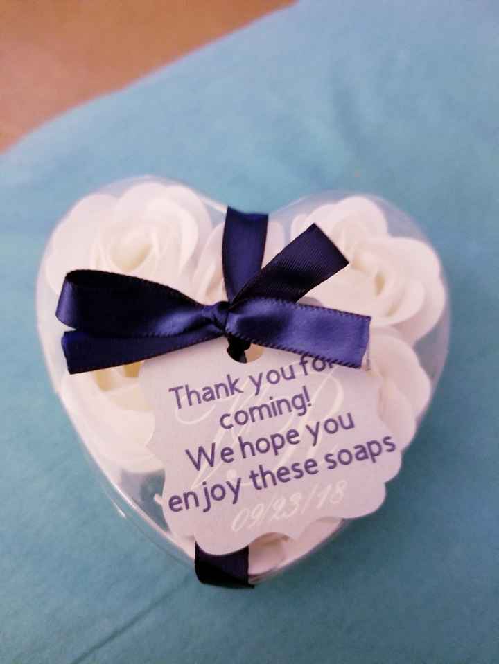 Favors with DIY tag